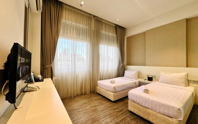 T+ Hotel Macallum