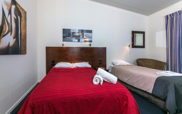 Riverlands Roadhouse Motel