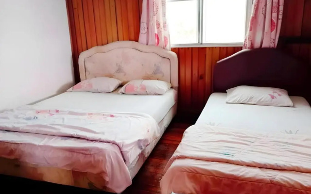 Strawberry Garden Hotel