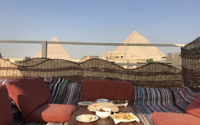 Pyramids paradise hotel