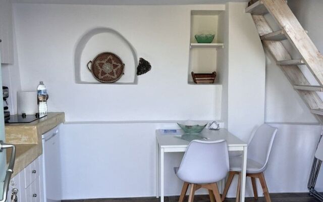 Siesta Villas, Cycladic Elegance With Castle View