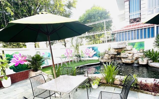 Sen Hong Apartment & Beer Garden