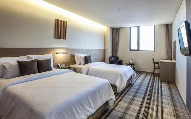 Hamilton Hotel