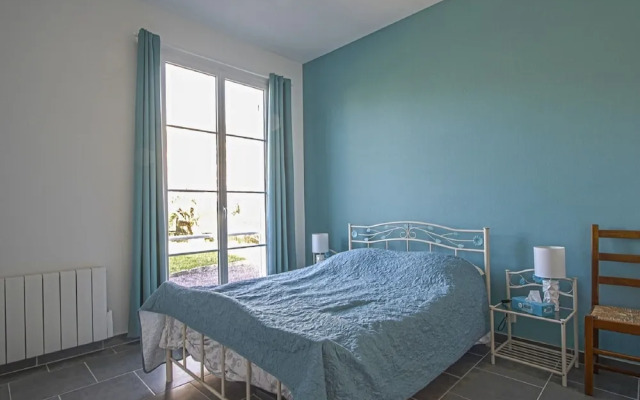 Spacious Holiday Home With Garden