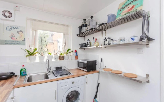Cheerful 1 Bedroom Apartment in Vibrant Maida Vale