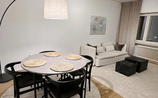 Bright & Cozy 2BR Home in Central Lahti