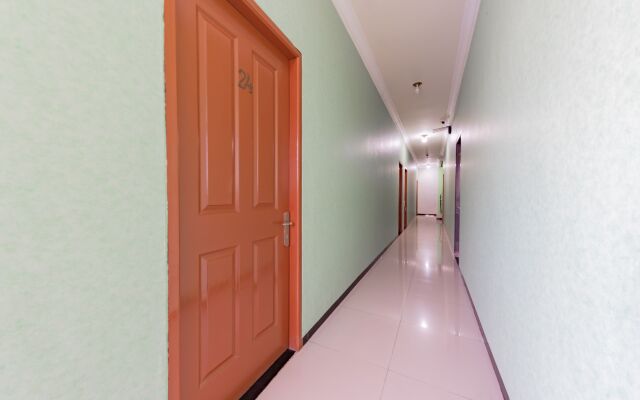 RedDoorz @ Pahlawan Street