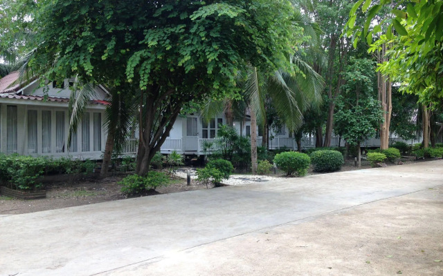 Young Coconut Garden Home Resort