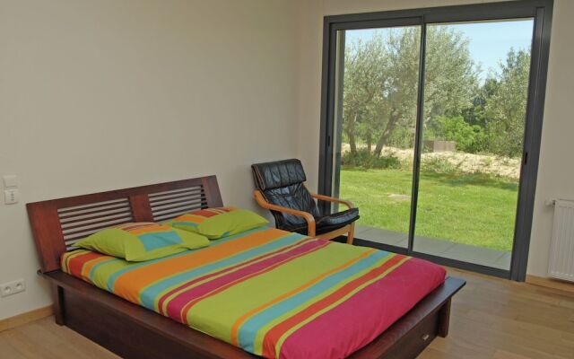 Luxurious Villa in Rochefort-du-gard With Private Pool
