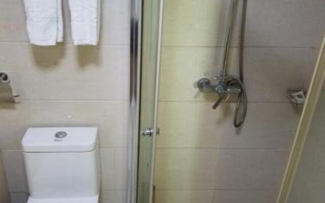 Yuehai Donglai Business Hotel