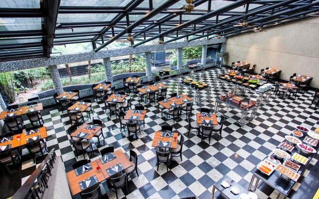 Estanplaza Funchal - Faria Lima