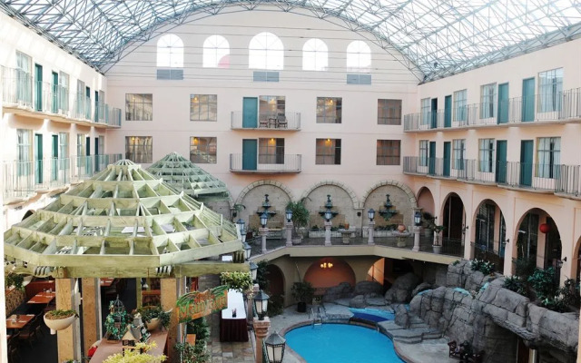 Pacific Inn Resort & Conference Center