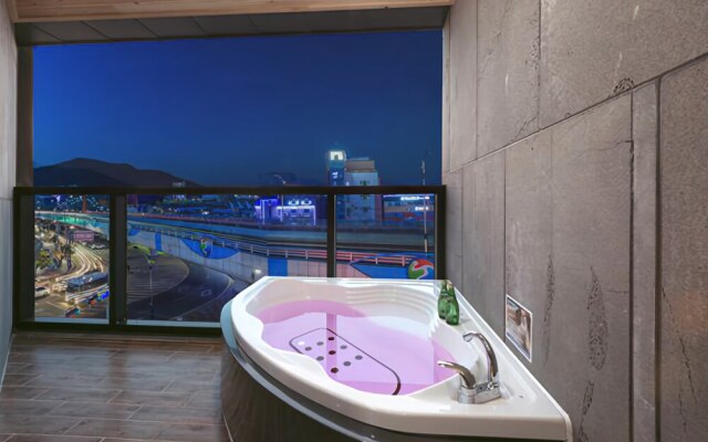Yeosu Paradise Spa Pension