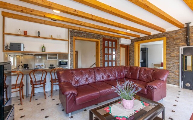 Stunning Home in Smrika With Wifi and 3 Bedrooms