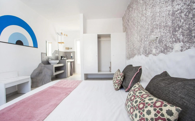 Tinas Plus Hotel