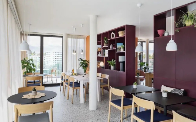 Stay KooooK Geneva City – Online Check In