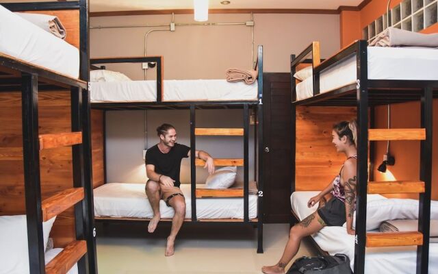 Mad Monkey Koh Phangan Hostel - Adults Only