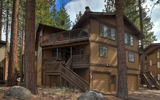 Family Fun Getaway - 3 Story Condo