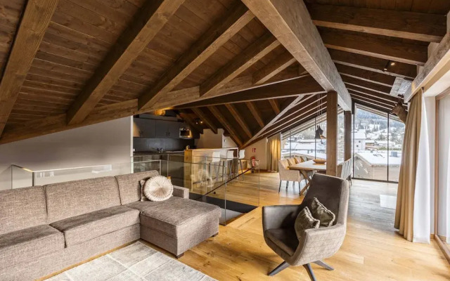 Amazing Penthouse With Shared Pool