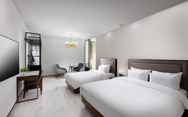 N Bridge Hotel