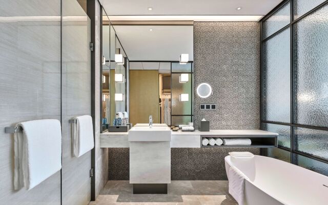 DoubleTree by Hilton Shenzhen Airport