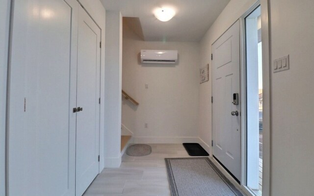 GLOBALSTAY. New 3 Bedroom House in a Quiet Area