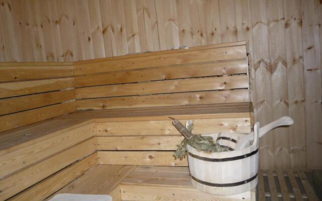 Усадьба Уваринка