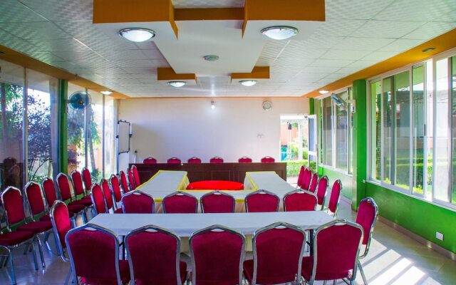 Hotel Alvers Mukono