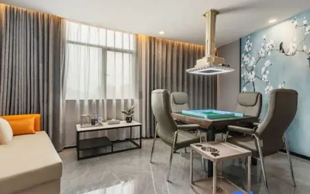 Qingfeng Huayuan Hotel (Houjie Vanke Life Plaza Branch)
