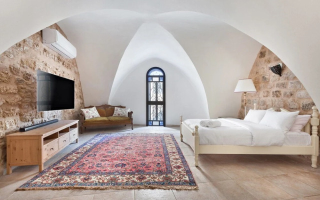 Welcome to Old Jaffa - stay at my place