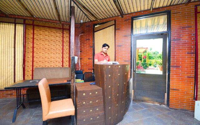 Oyo 37208 Dlm Valley Resorts