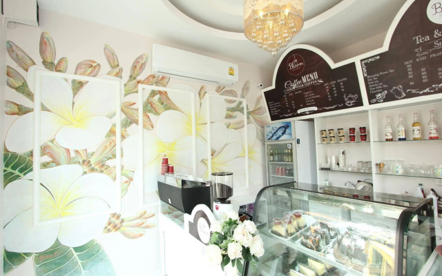 Ratchiangsaen Flora House