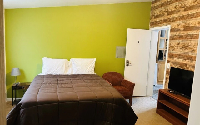 6 Plex Rental