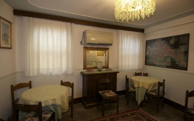 Hotel Leonardo