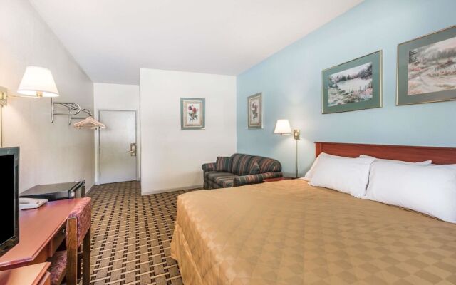 Super 8 Knoxville Downtown Area