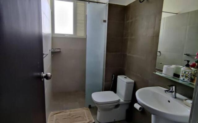 3 Bedroom Apartment in close proximity to Beach