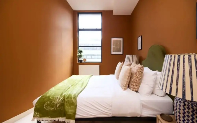 The Spitalfields Beauty - Bright 2bdr Flat