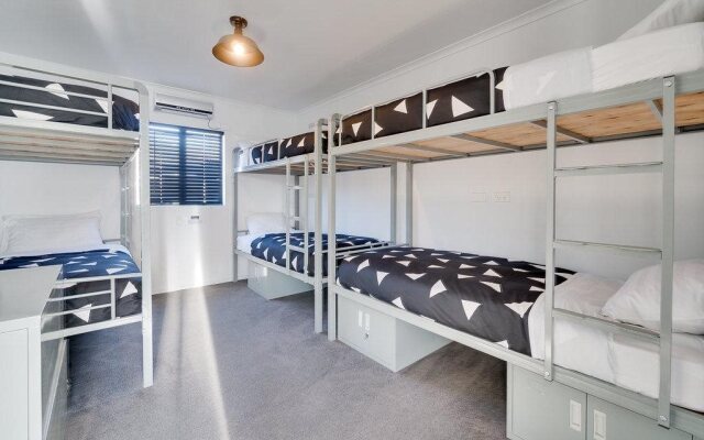 The Innbetween Lodge and Backpackers