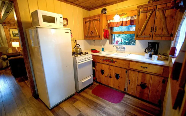 Arrowhead Pine Rose Cabins