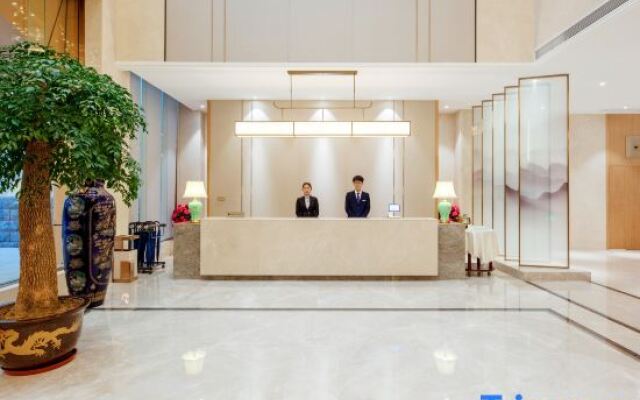 Jinqiao Business Hotel