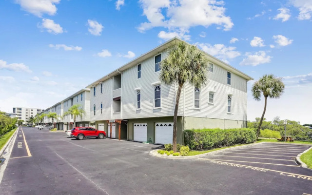 Mariner's Pointe 701