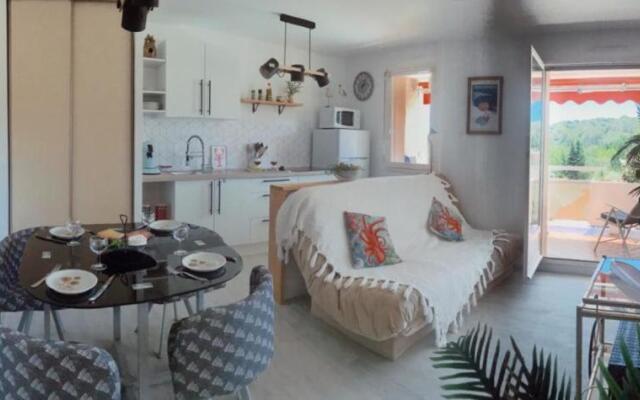 Nice 33m With Terrace Near The Beach