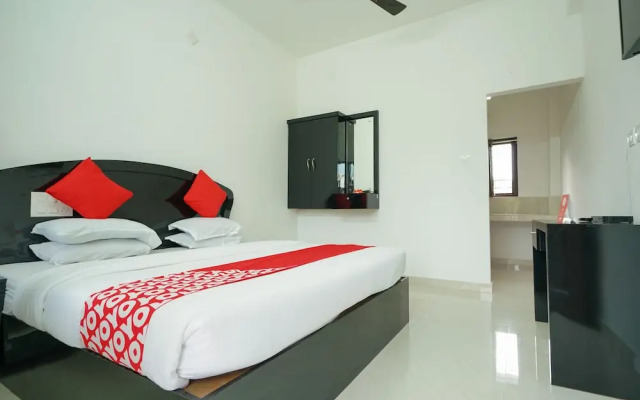 OYO 23388 Fathima Residency