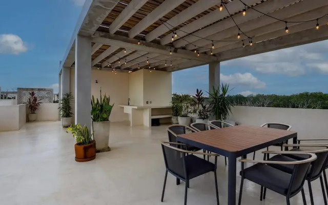 Luxury Penthouse w Private Pool Stunning Views