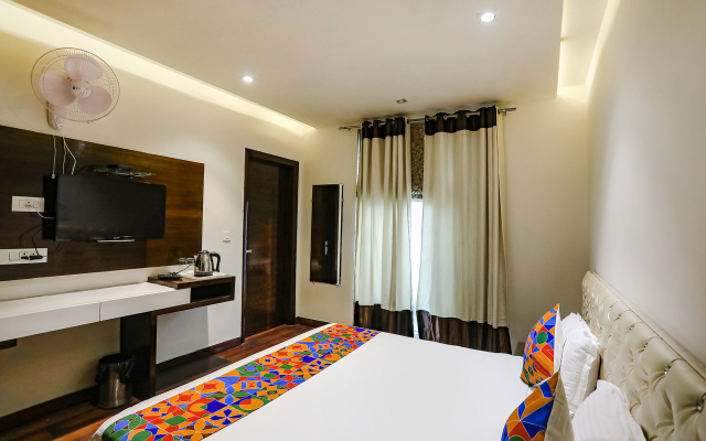 Fabhotel Grand Stay