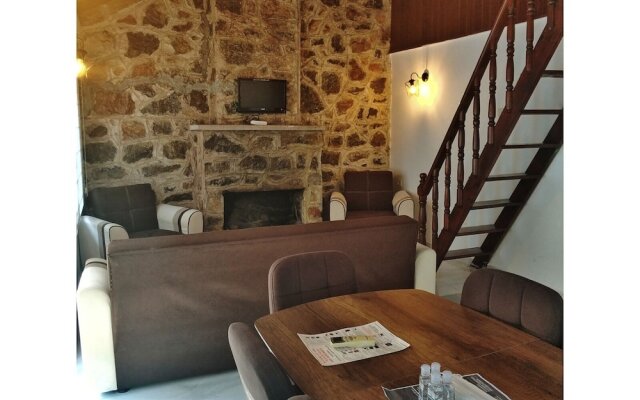 Orman Kampı Taş Evleri