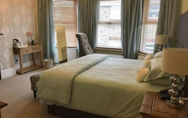 Chaston Manor Hotel