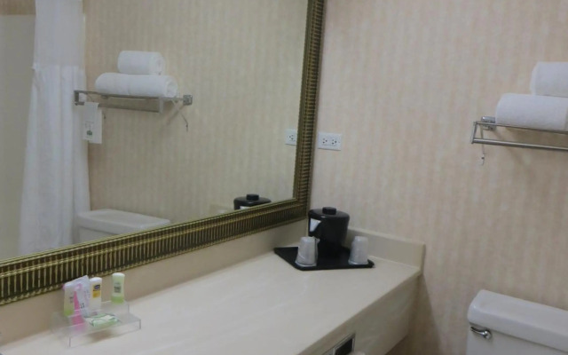 Country Inn & Suites by Radisson, Gurnee, IL