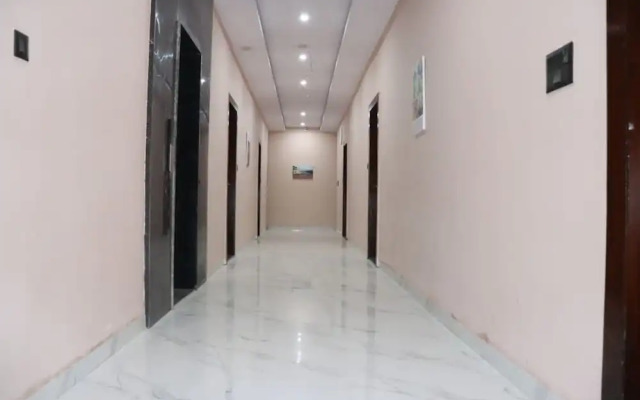 Goroomgo Pat Village Inn Indore