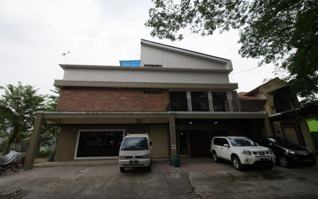 RedDoorz @ Taman Simpruk Cikarang